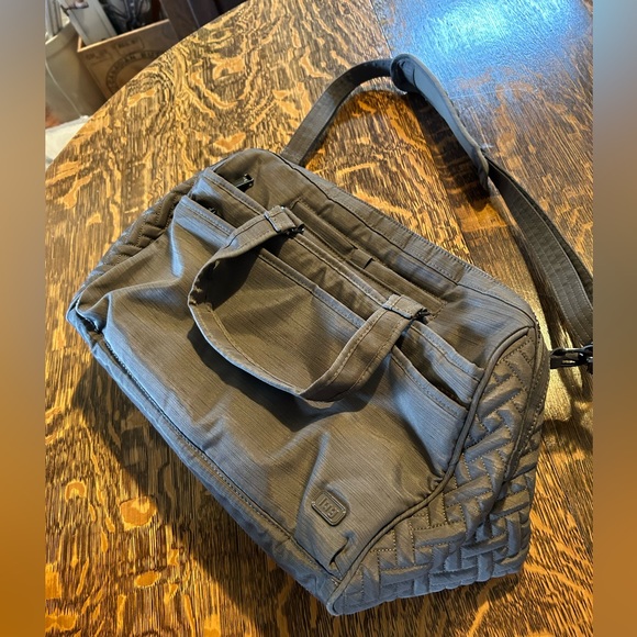 Lug Mini Bus - Picture 1 of 6